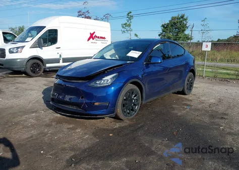 2023 Tesla Model Y Awd/Long Range Dual Motor All-Wheel Drive from USA, damaged, VIN 7SAYGDEE7PA137281